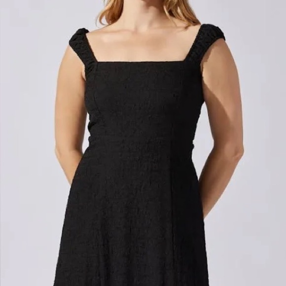 NWT ASTR the Label Crinkle Shoulder Midi Dress Black Women’s M - Picture 3 of 13
